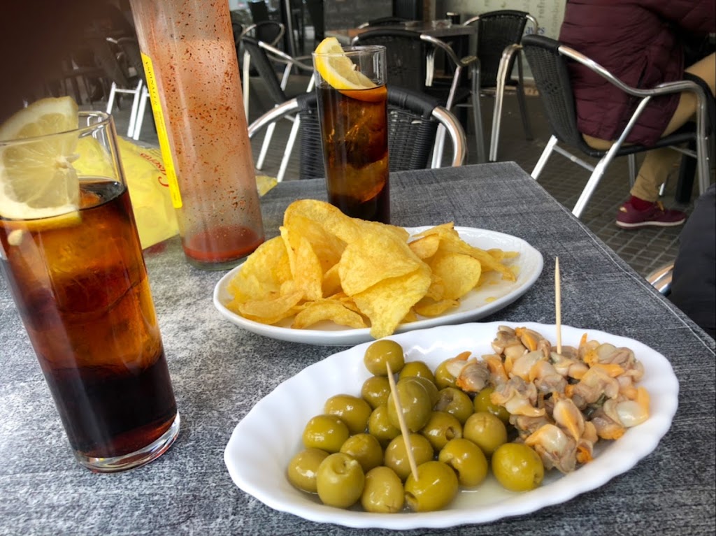 Bar Restaurante El Barco — Comida y bebida