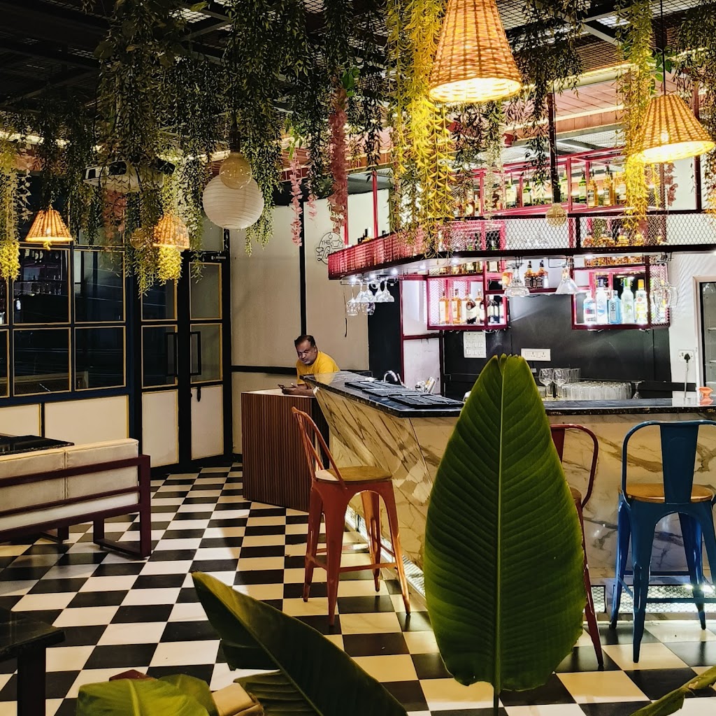 Startup Cafe And Bar