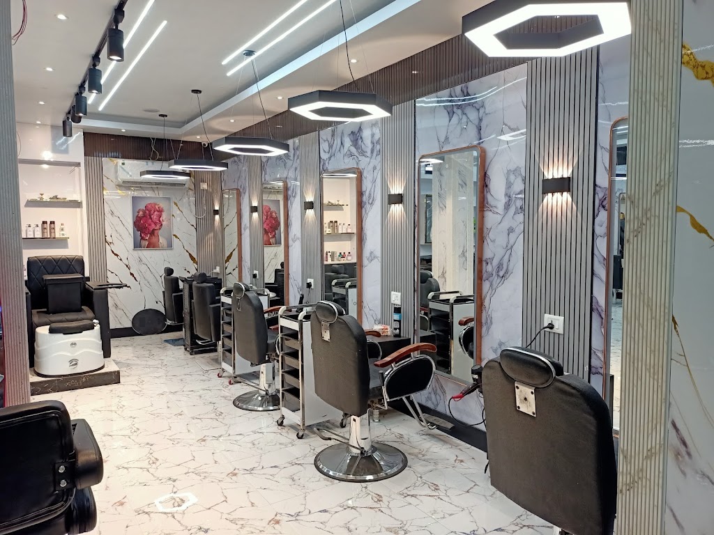 L 18 Hair Beauty Salon Loreal
