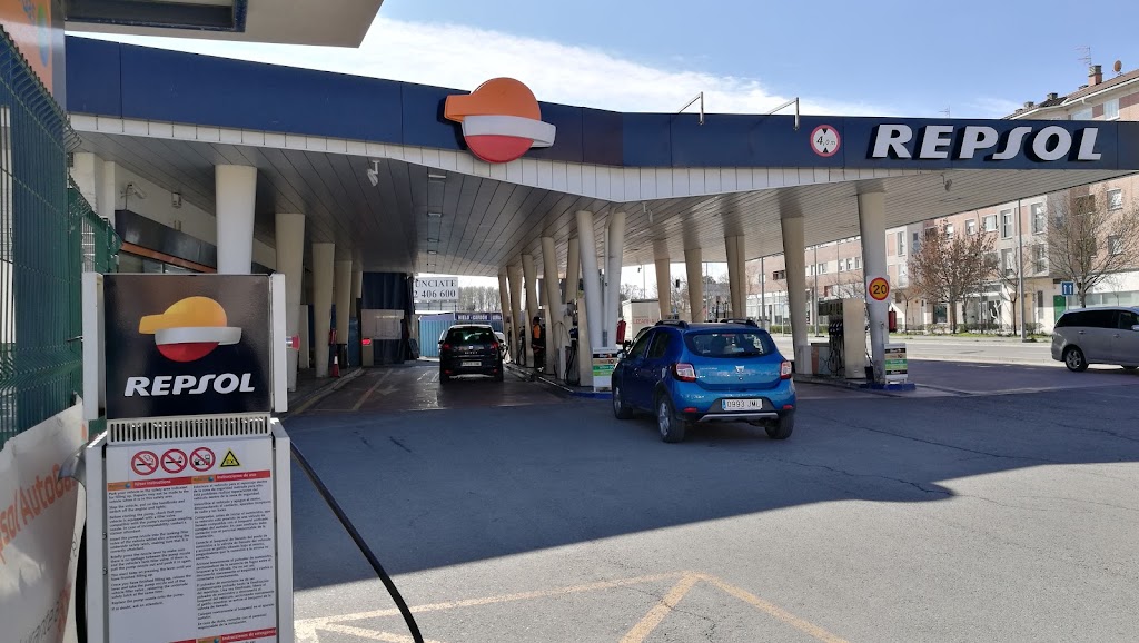 Estacion de Servicio Repsol — Exterior