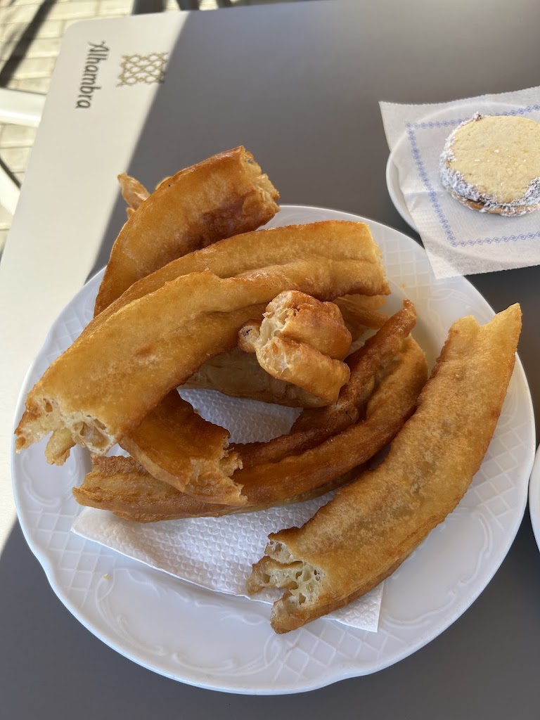 La Placita de Abajo — Comida y bebida