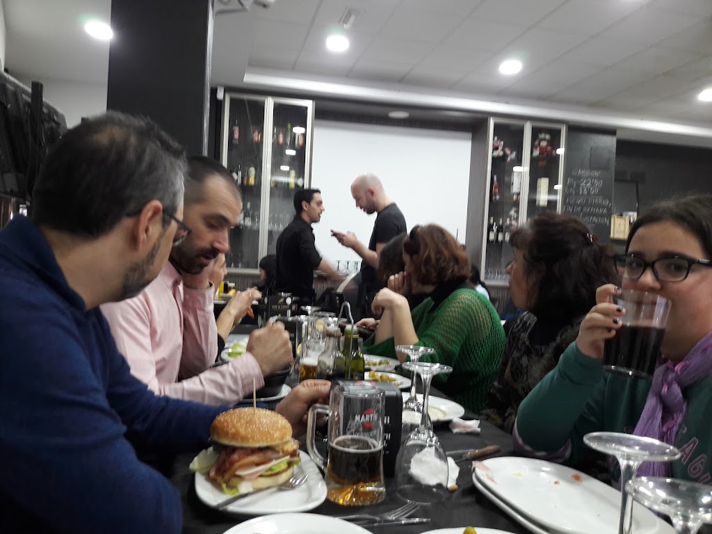 Cafeteria hermanos Chacon (Arco Iris) — Ambiente
