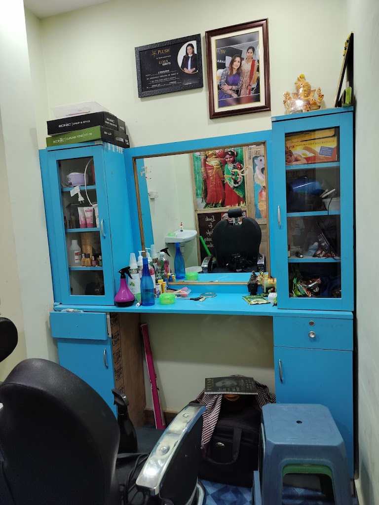 Latha Herbal Beauty Parlour Special In Bridal Make Over S