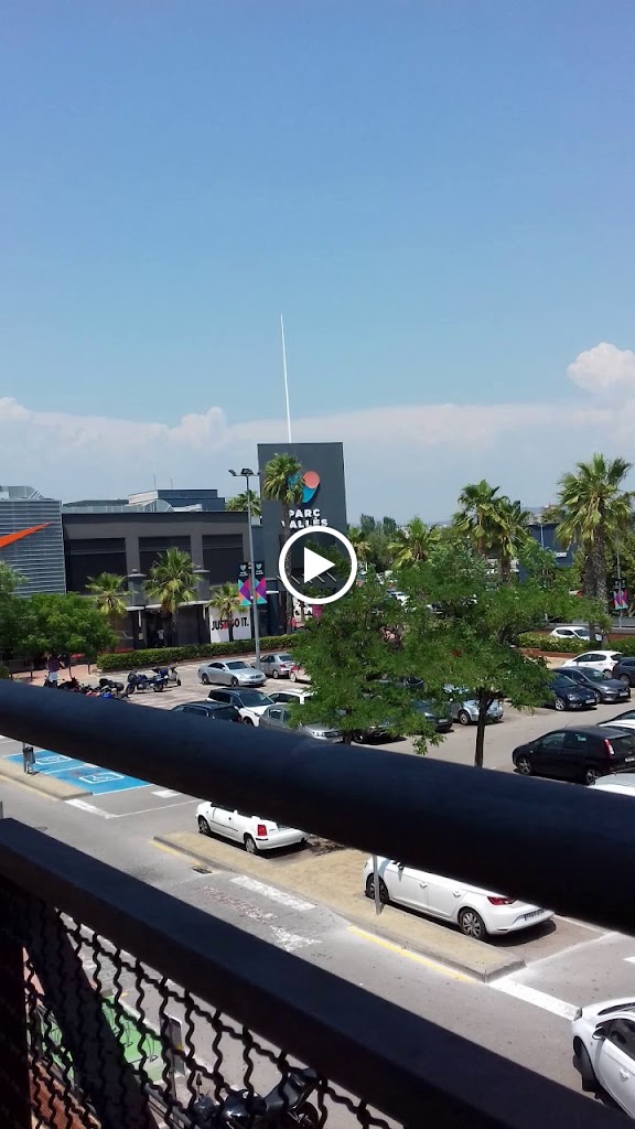 Centro Comercial y Parque de Ocio Parc Valles — Videos