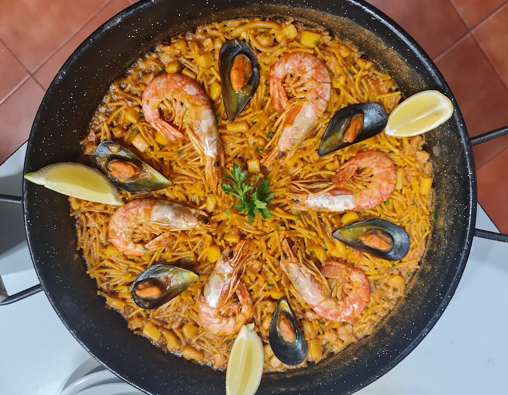 Restaurante El Rincon De Cervantes — Paella