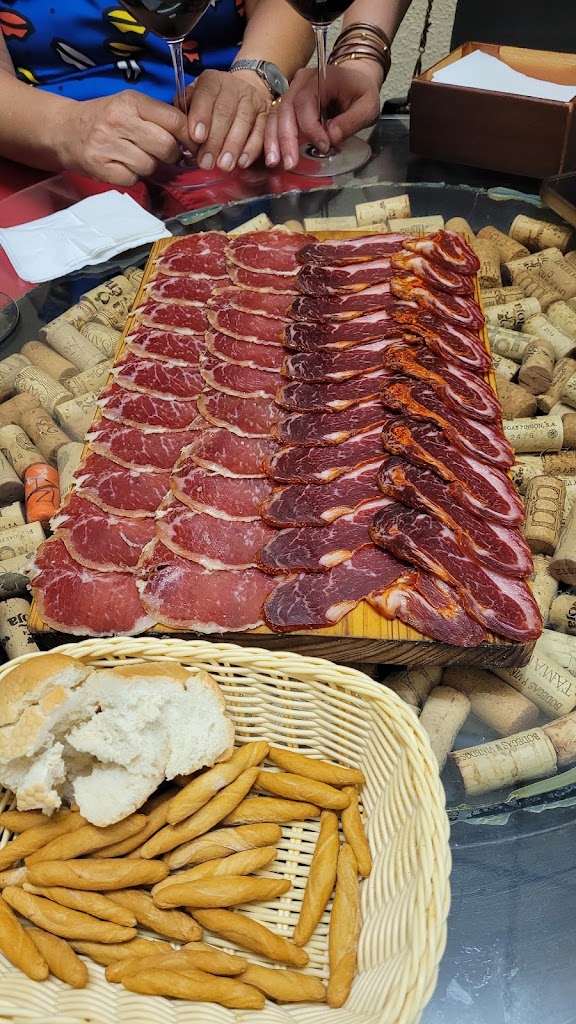 La Jamoneria del Pardo — Comida y bebida