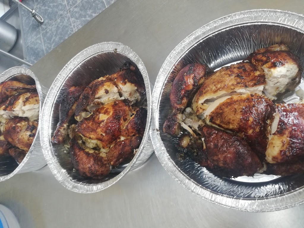 Asadero de pollos El Rubio — Comida y bebida