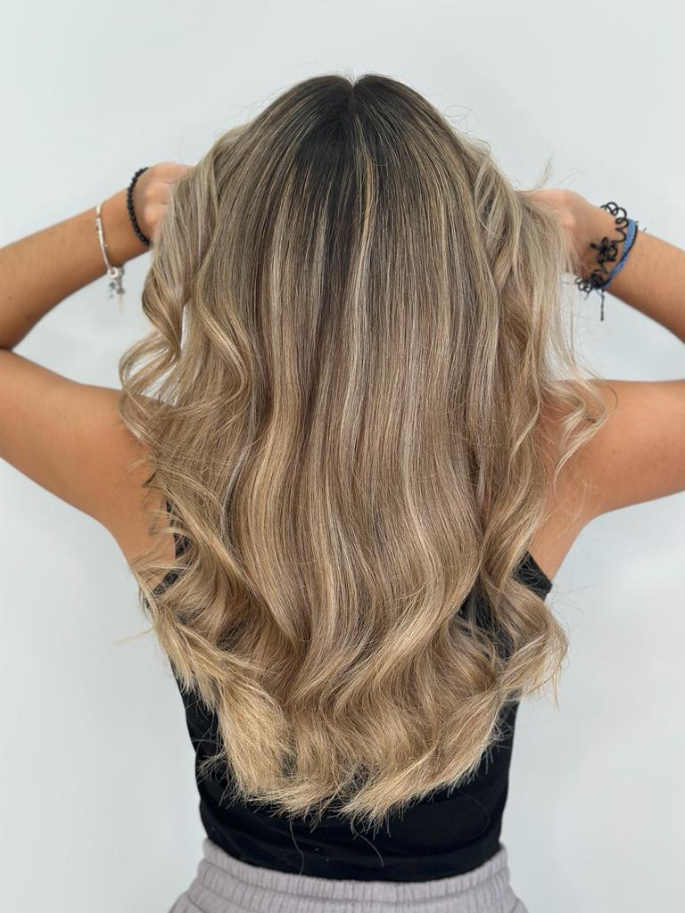 NIEVES ALCUDIA PELUQUEROS