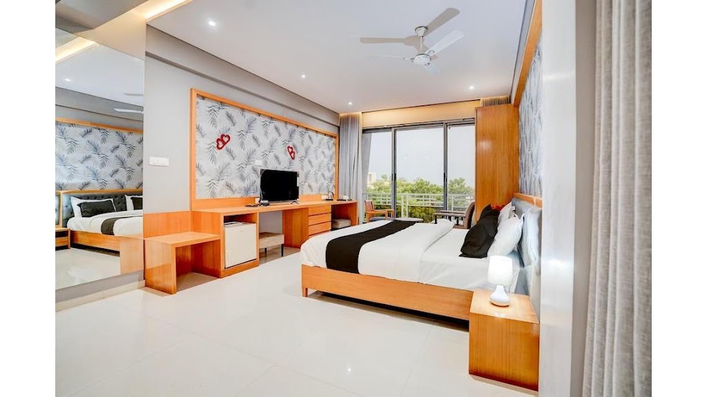 Super Townhouse Bhagvadar Porbandar