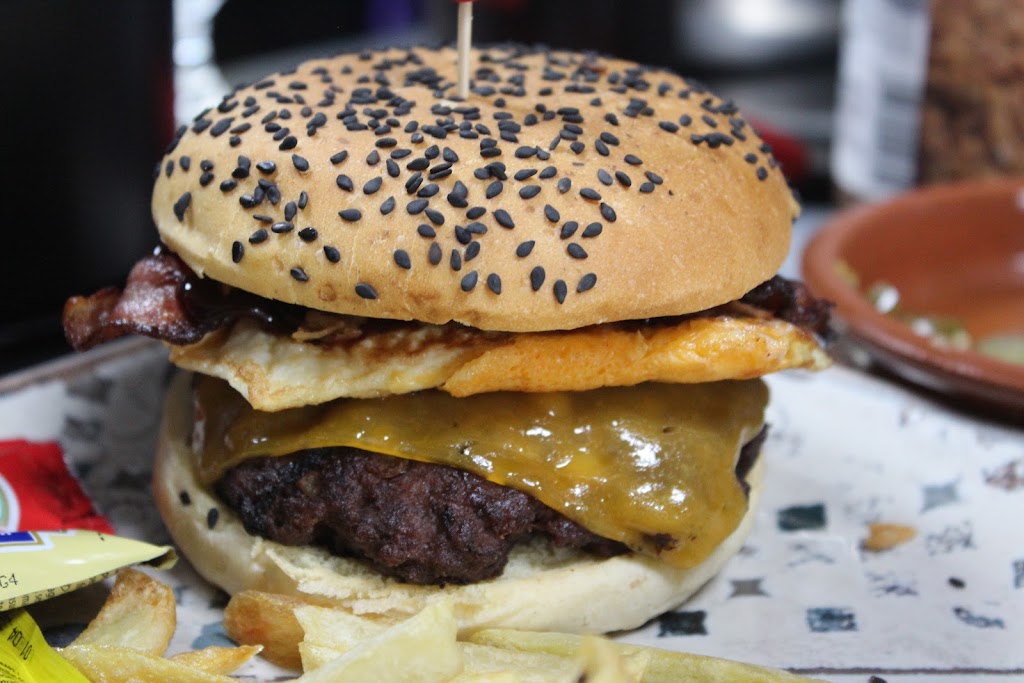 London Coffee Pub — Comida y bebida