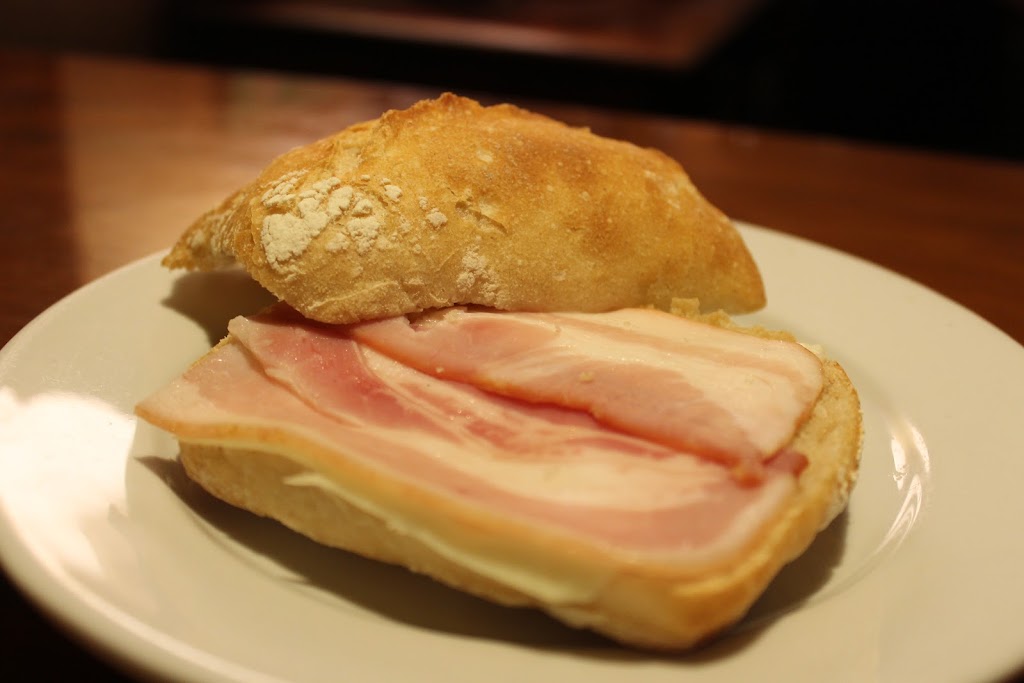 Cafeteria - Bar Yovoy — Comida y bebida