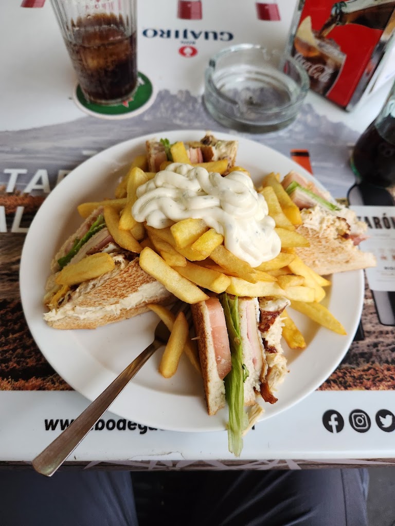Bar cafeteria churreria Casa Mel — Comida y bebida
