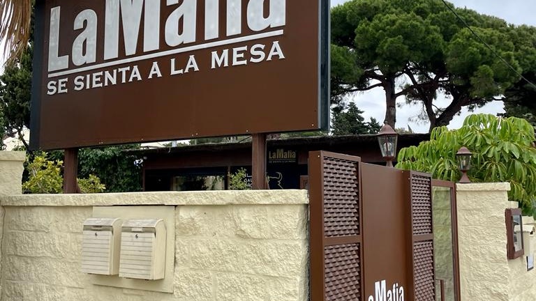 La Mafia se sienta a la mesa