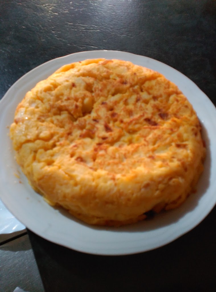 BAR CAFETERIA ANTA — Comida y bebida