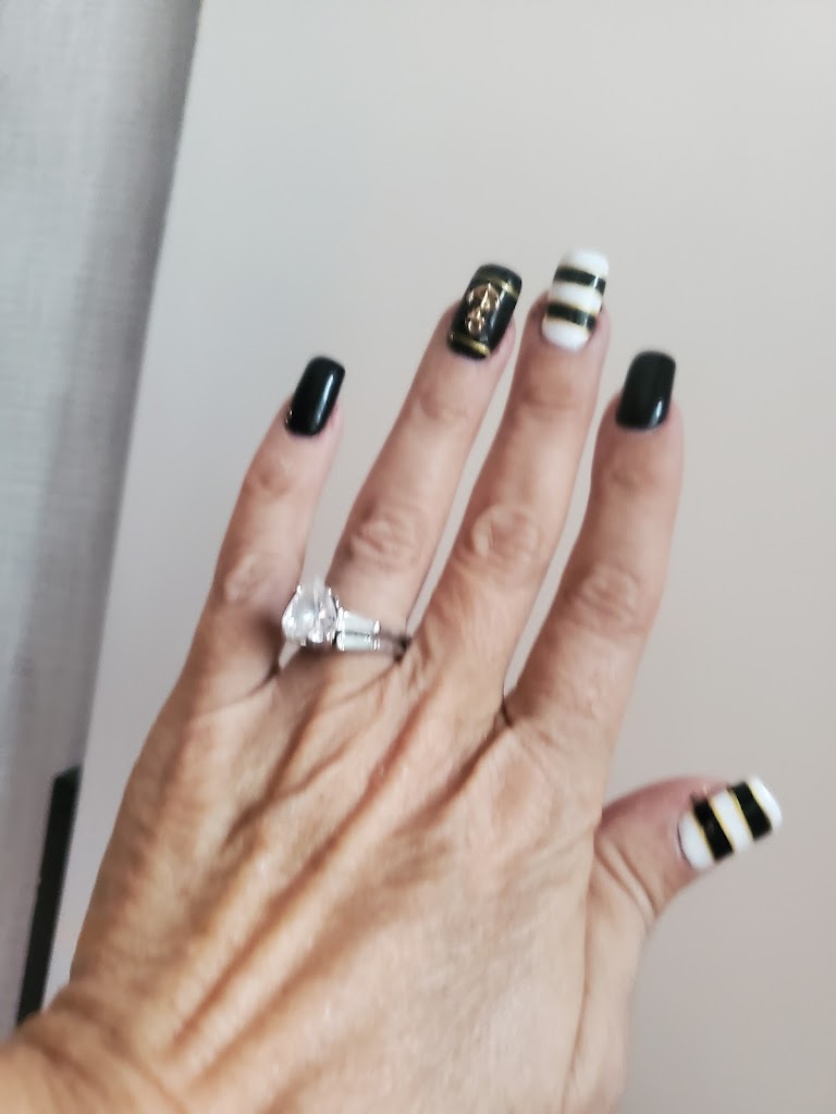 Happy Nails Main Image