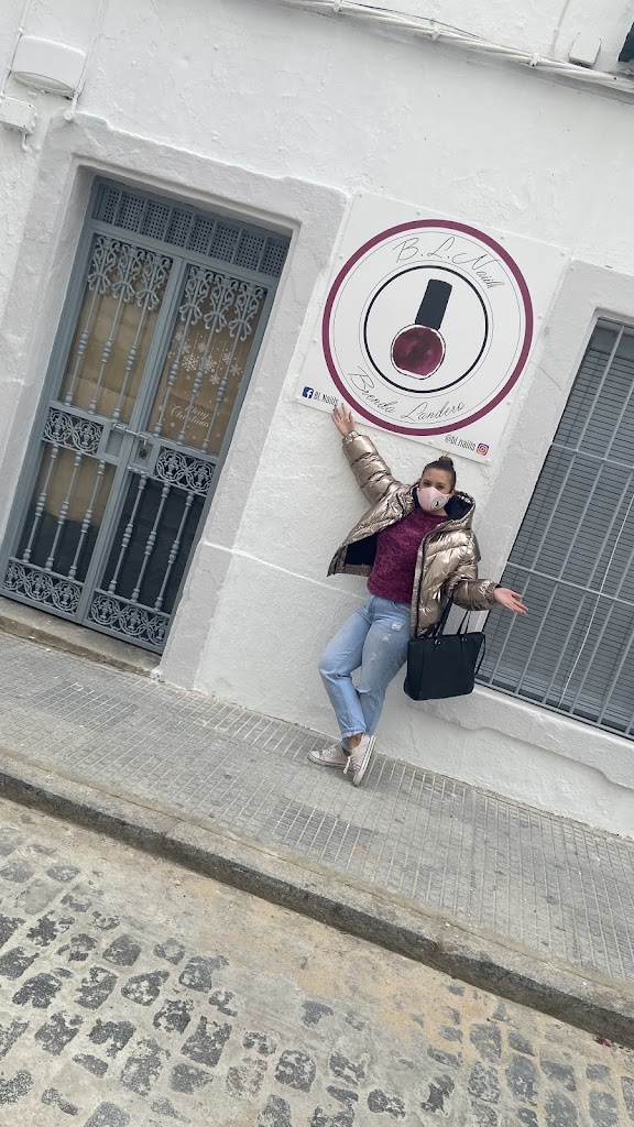 Bl.Naiils - Brenda Landero