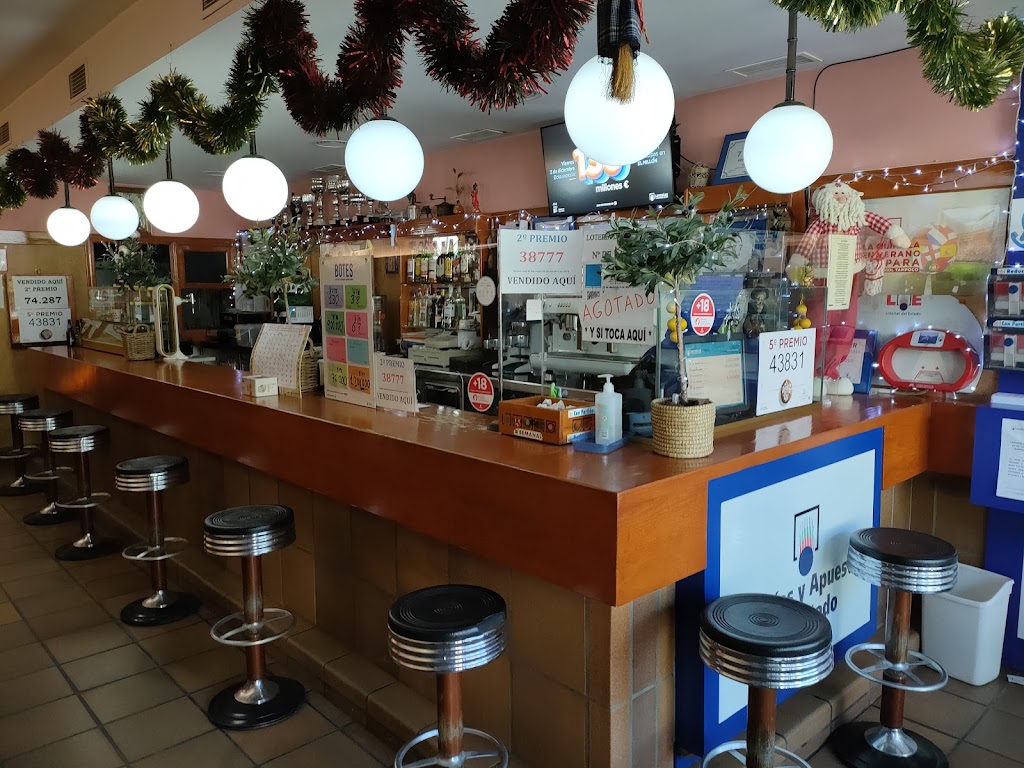 Cafeteria Uruguay - Loterias y Apuestas del Estado — Ambiente