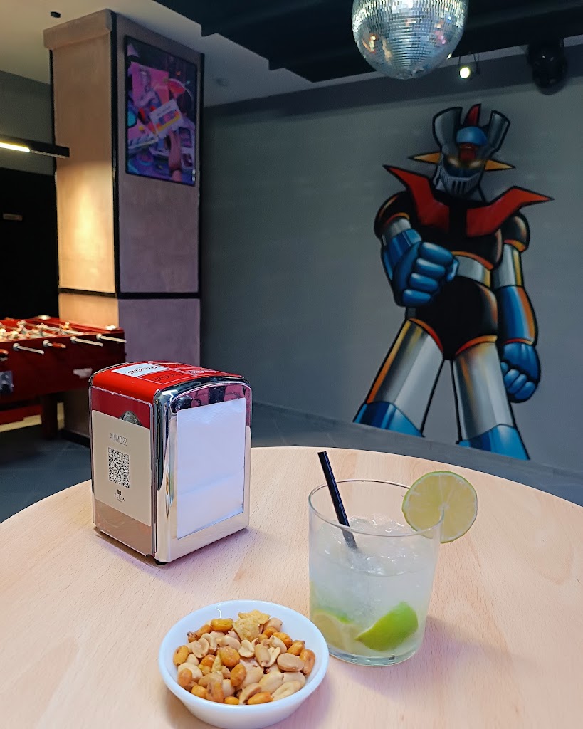 Atomik22 — Comida y bebida