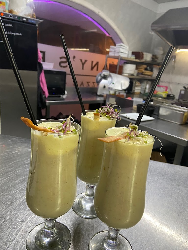EL BUEN PROVECHO kavas sylvain (Local yani's bar) — Comida y bebida