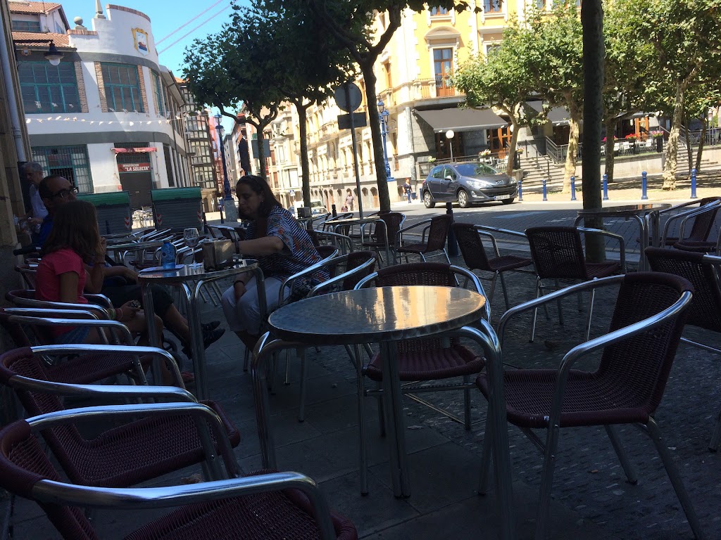 Txiki Bar — Ambiente