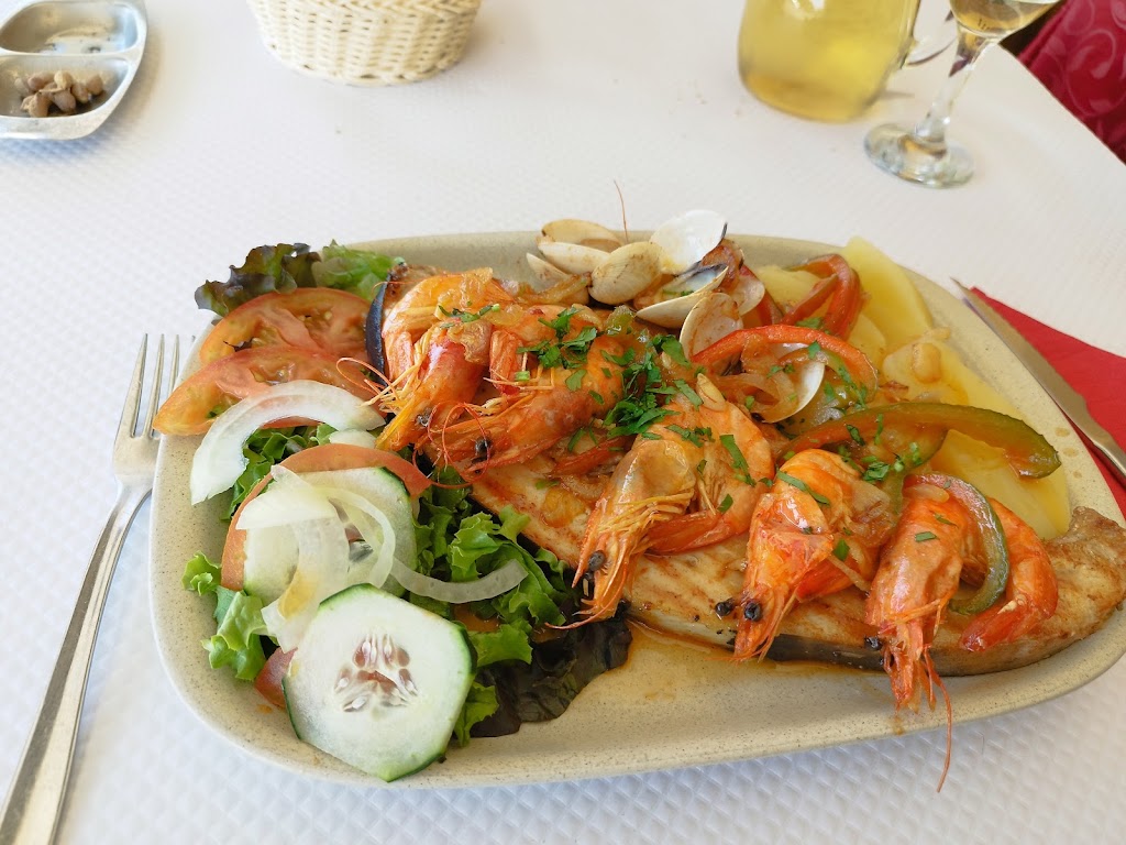 Restaurante Enche Pancas — Comida y bebida