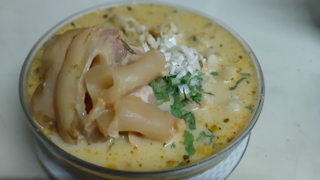 Bar chevere con amor y sabor  de martes a domingo — Comida y bebida