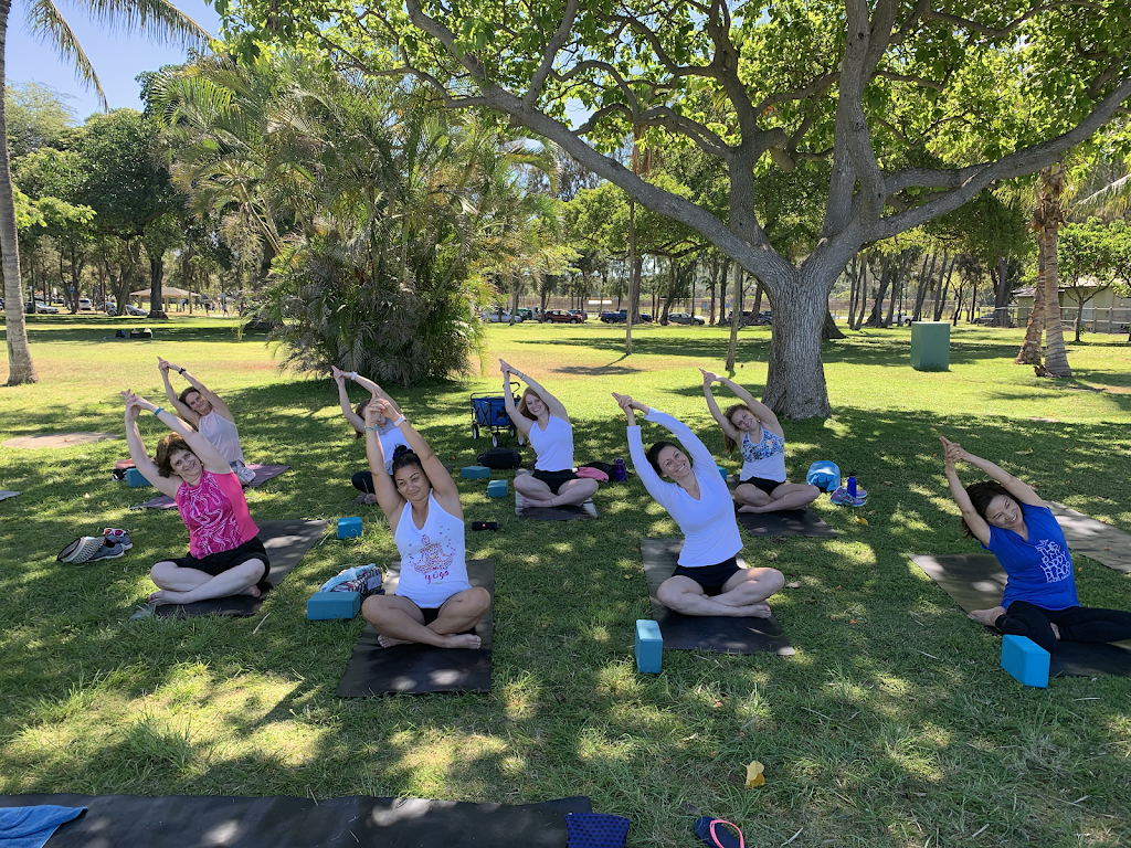  Yoga Under The Palms Waikiki