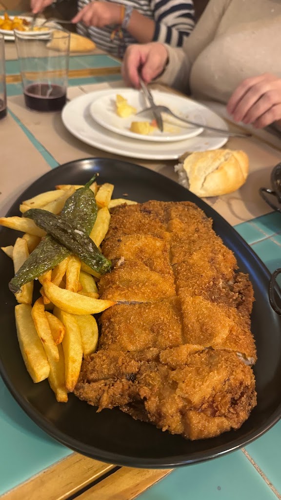 La Taberna TheWhiteBar — Comida y bebida