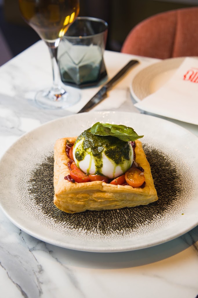 Tastimo Rar & Bestaurant — Comida y bebida