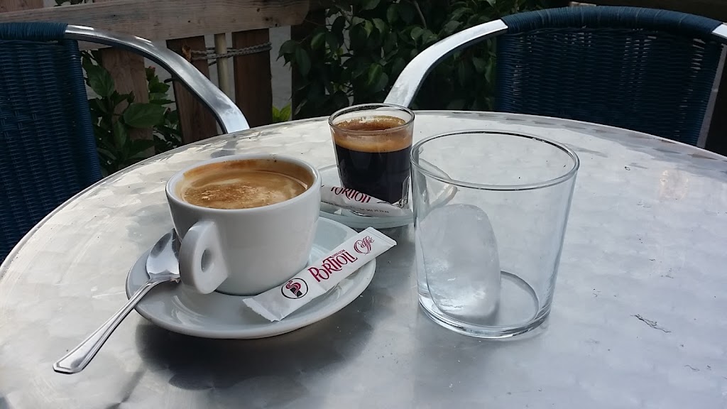 Cafeteria y Despacho de Pan 'La Creu' — Cafe