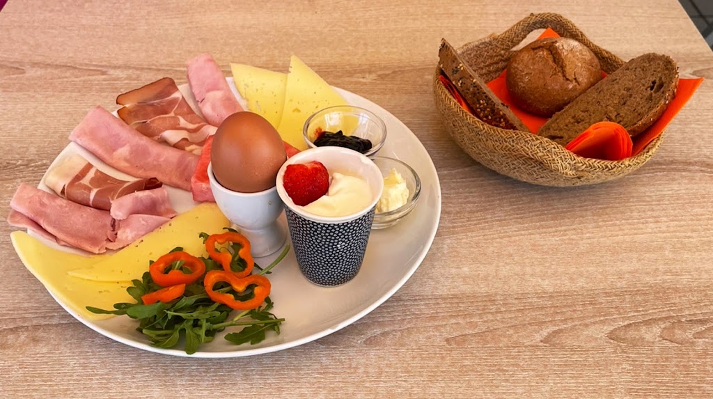 Cafe Sonnenland — Comida y bebida