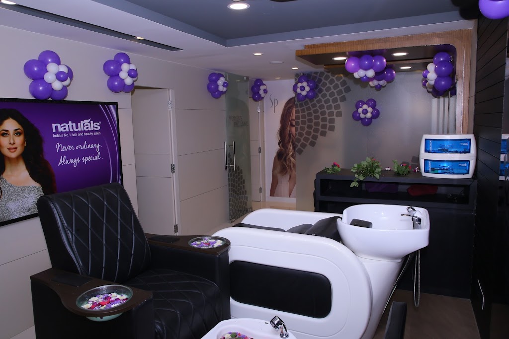 Naturals Salon