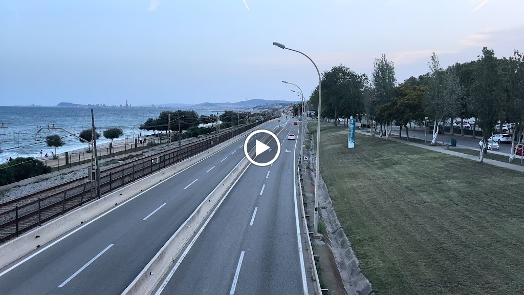 Parking Playa Masnou — Videos