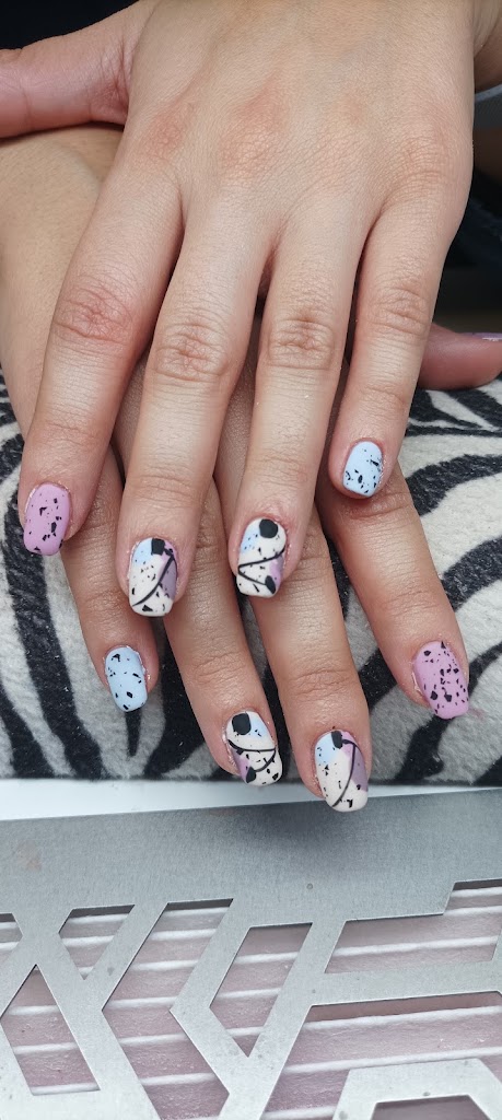 Lourdes Angulo Centro & Belleza — Manicura