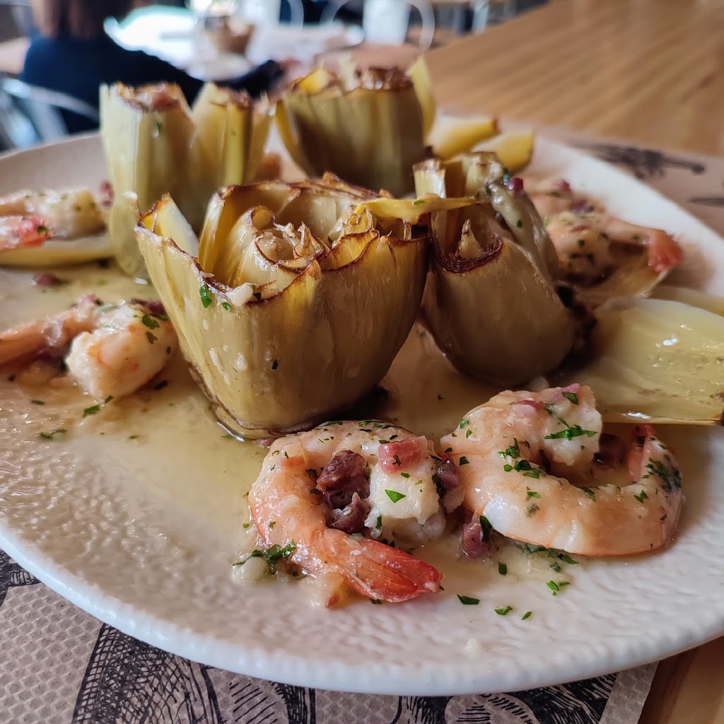 La Concha Bar y Amigos — Comida y bebida