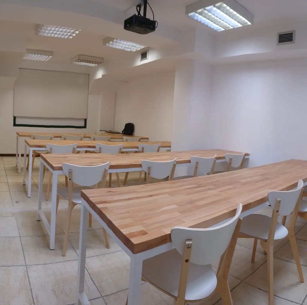 Academia Bouzas Oviedo — Del propietario