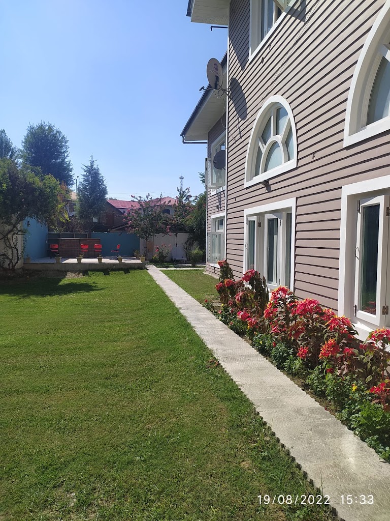Backyard Resort Srinagar