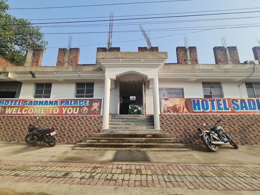 Hotel Sadhana Palace
