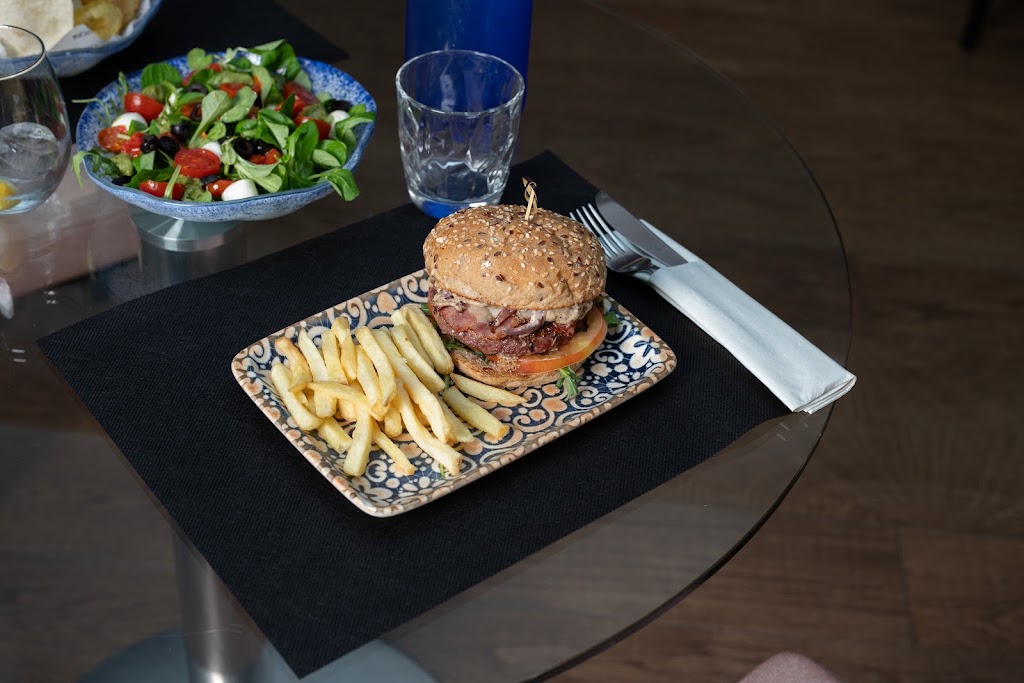 Lobby Bar — Comida y bebida