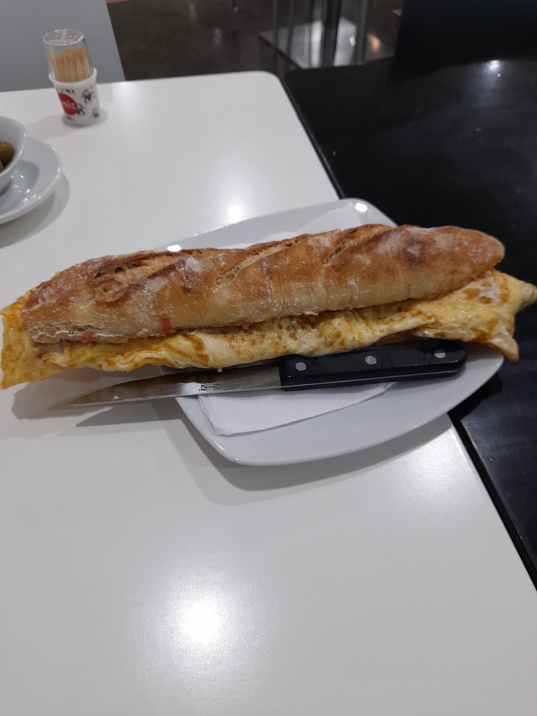 Cafeteria Gracia — Comida y bebida