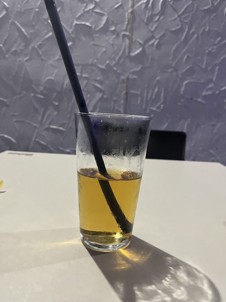 Pub la Fabrica — Comida y bebida
