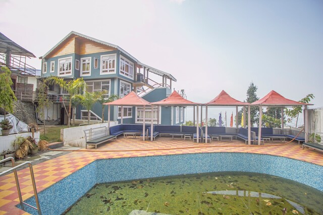 Oyo Gompus Paradise Resort