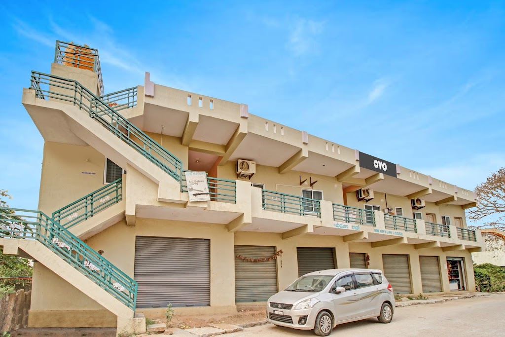 Oyo Flagship 810634 New Mayuri Lodge