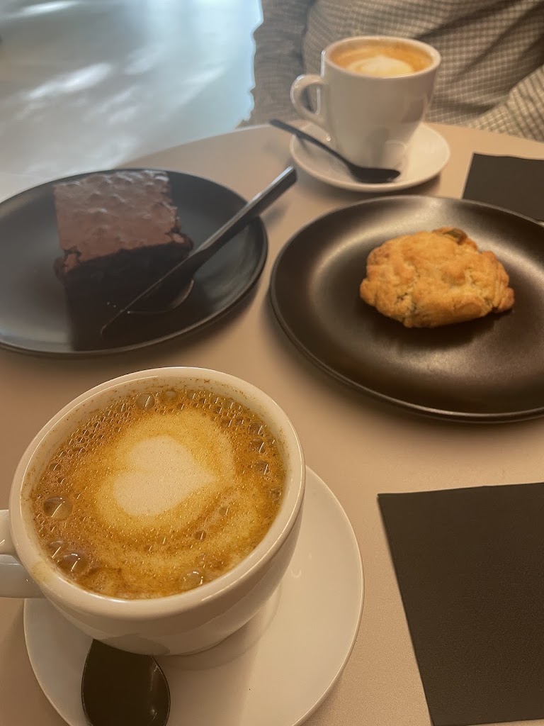 Madre Superiora Specialty Coffee Roasters — Comida y bebida