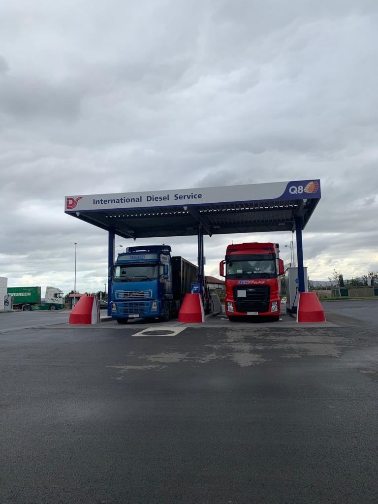 Estacion de Servicio IDS — Surtidor de combustible