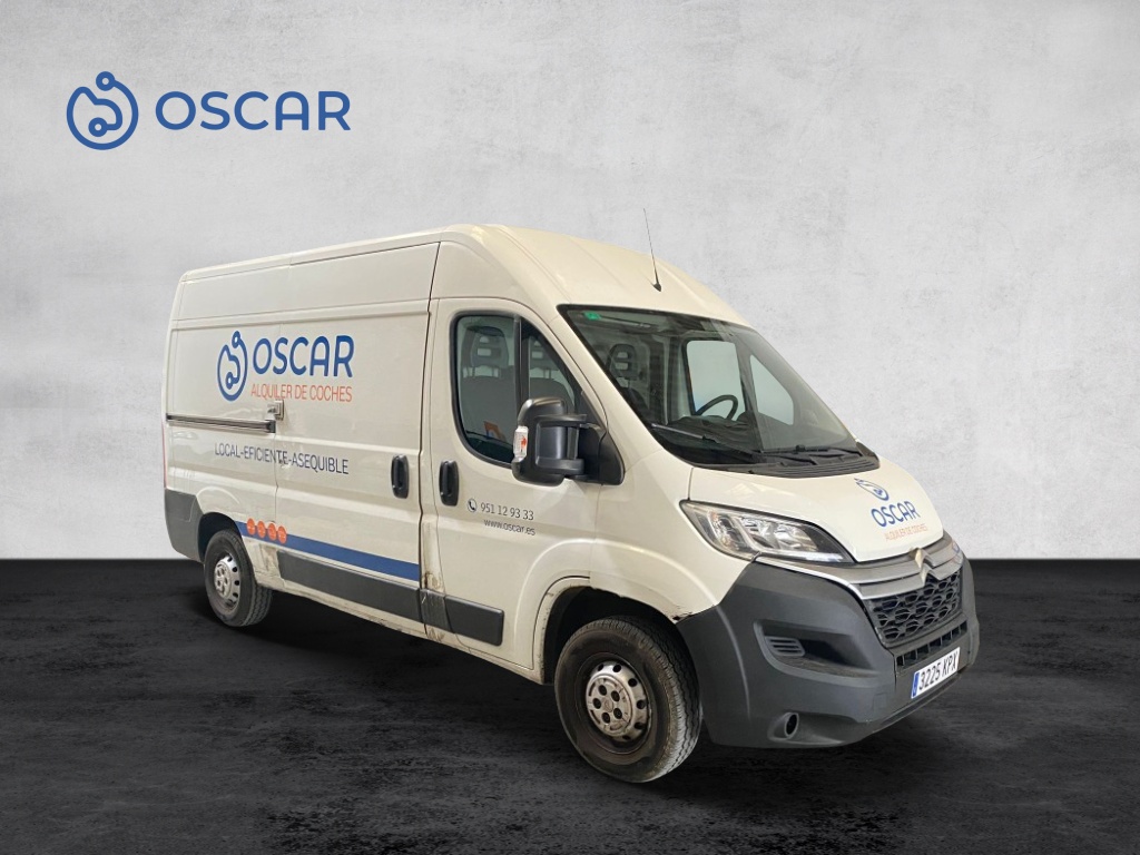 Oscar alquiler de Coches Torrox