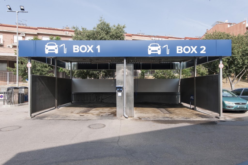 Gasolinera Nieves Olesa Este — Exterior