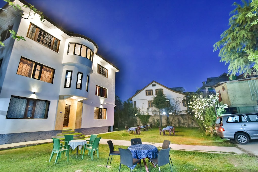 The Iceland Hotel Srinagar