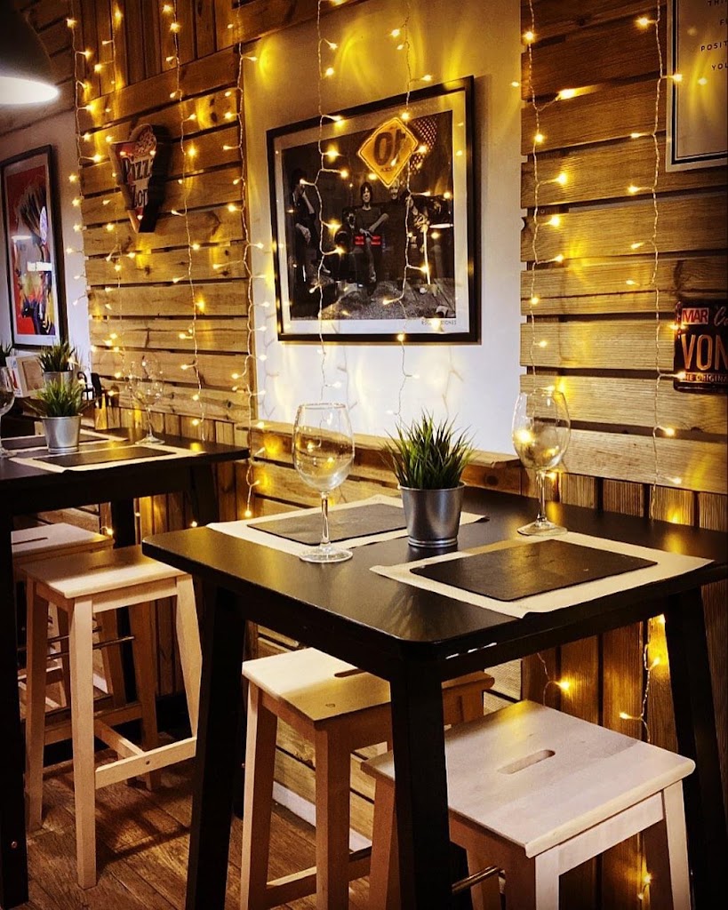 La 10 Pizza — Ambiente