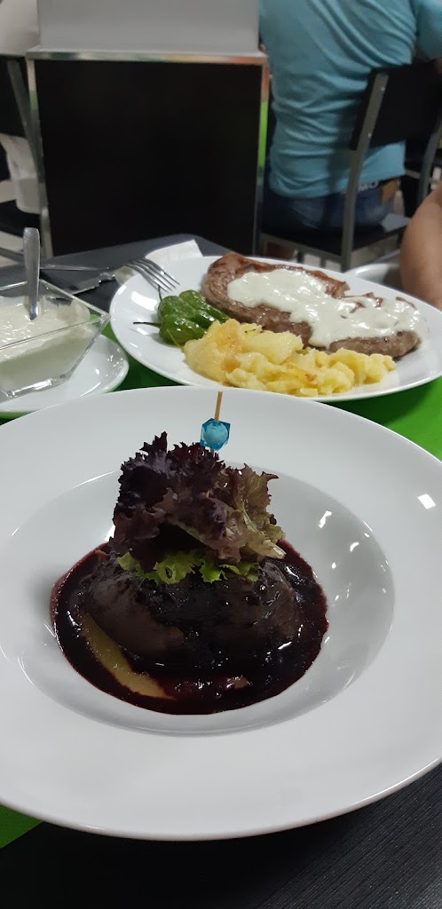 Bar Restaurante Blau Mar — Comida y bebida
